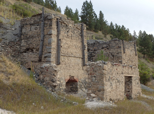 GDMBR: Grizzly Gulch Lime Kiln remnant.